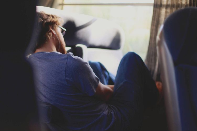 ¿Qué ocurre realmente si te pones enfermo o sufres un accidente mientras viajas al extranjero?