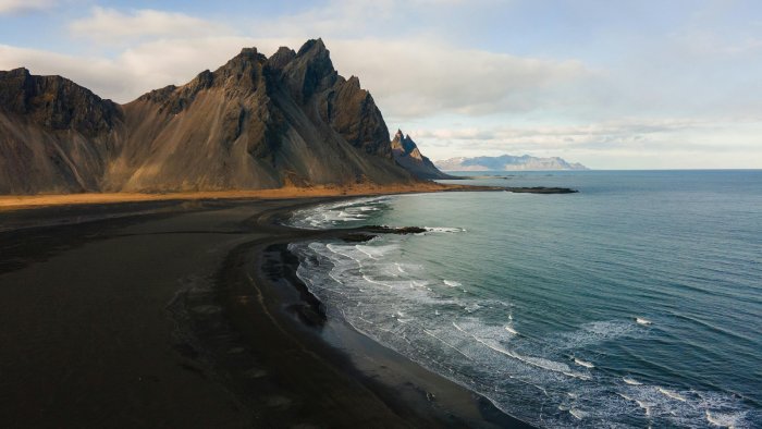 A coastline in Vatnajökull National Park, Iceland.