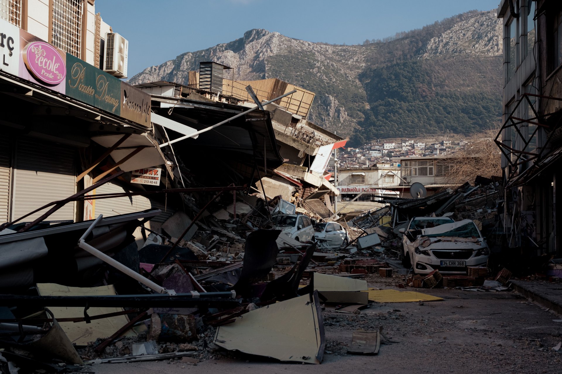 How Dangerous Are Earthquake Zones for International Travelers?