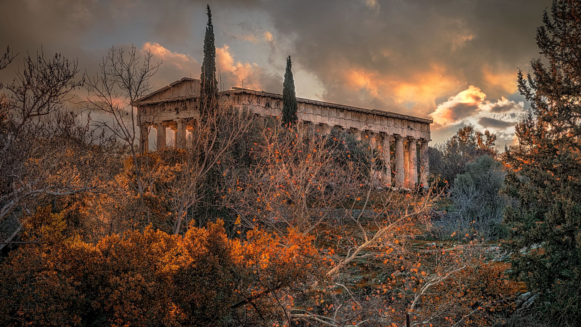 When Travel to Greece Is at Its Best