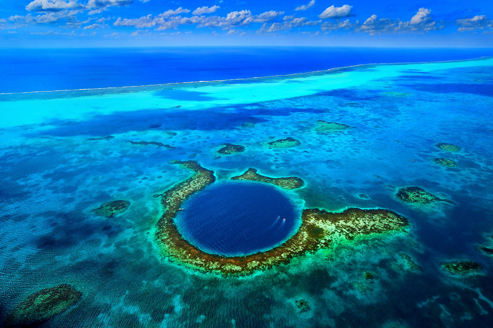 Great-Blue-Hole-in-Belize